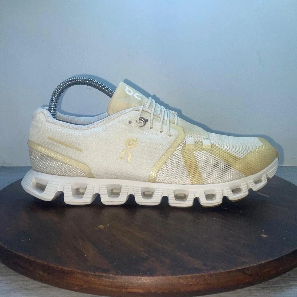 On Cloud 5 Swiss Women’s 9 Undyed White Yellow Sneakers Running Shoes 88.98532